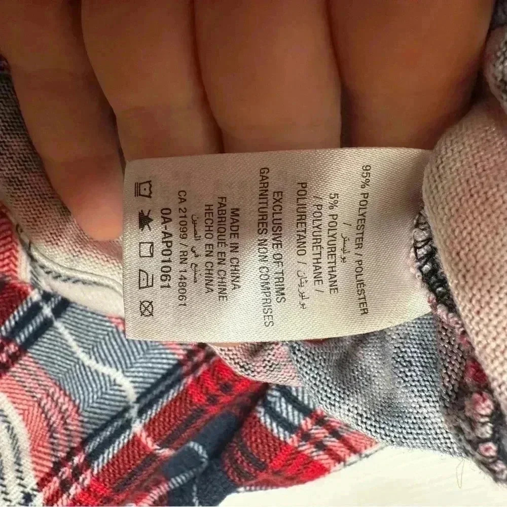 Ardene Button-Up Shirt Plaid white, Red, & Black Size Large - Picture 9 of 16
